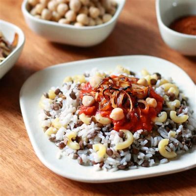  Koshari: Een Vegetarische Bonanza van Texturen en Gewassen!