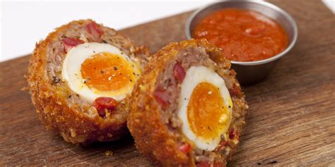  Scotch Egg! Eenngoed Brits ontbijt gerecht gevuld met een pikant hardgekookte ei.