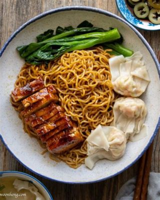  Shanwei Wonton Mee: Een Verrukkelijk Gecombineerd Schoonkostgerecht Met Pittige Gebraden Vlees-En Zee Food Toevoegingen!