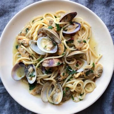  Spaghetti alle Vongole: Een romige zee-exotica die je smaakpapillen zal verwennen!